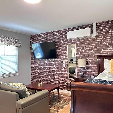 E3 Centrally Located In Carytown Fully Fenced Richmond Bagian luar foto