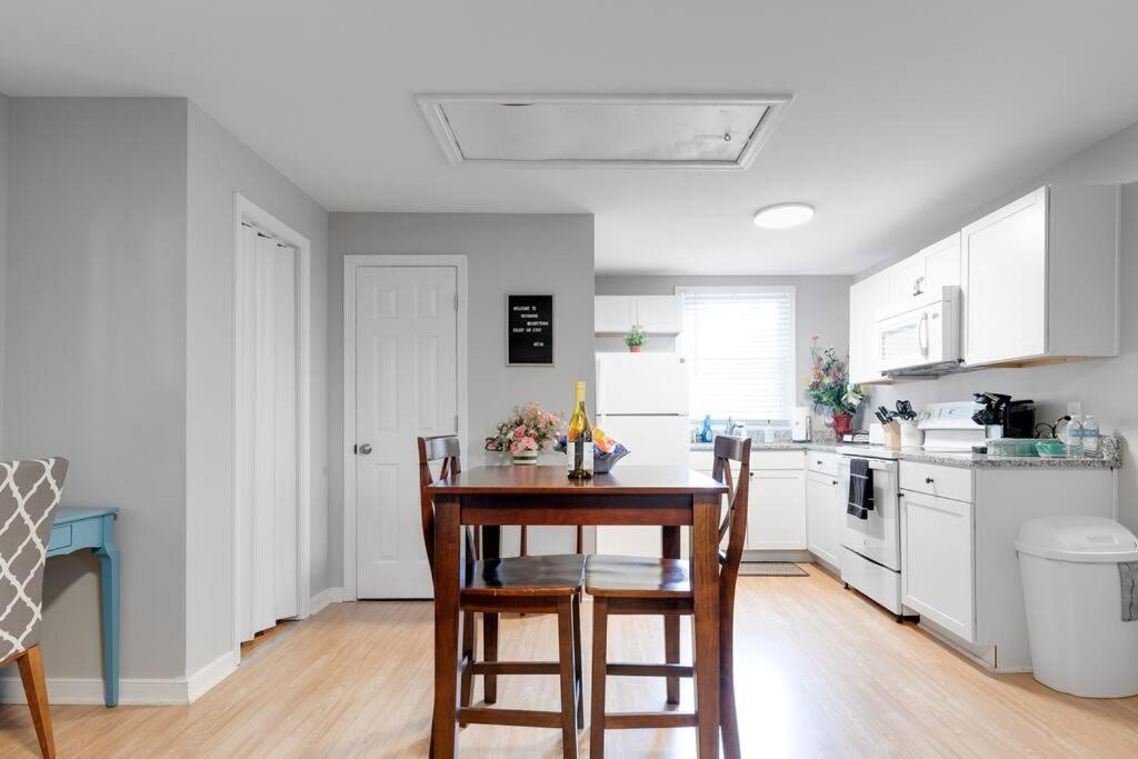 E3 Centrally Located In Carytown Fully Fenced Richmond Bagian luar foto