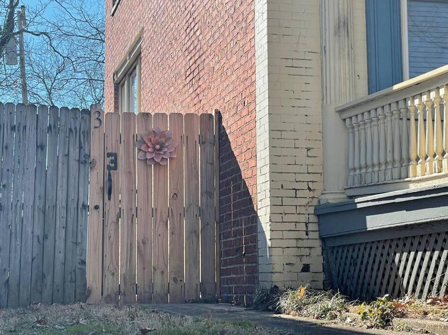 E3 Centrally Located In Carytown Fully Fenced Richmond Bagian luar foto