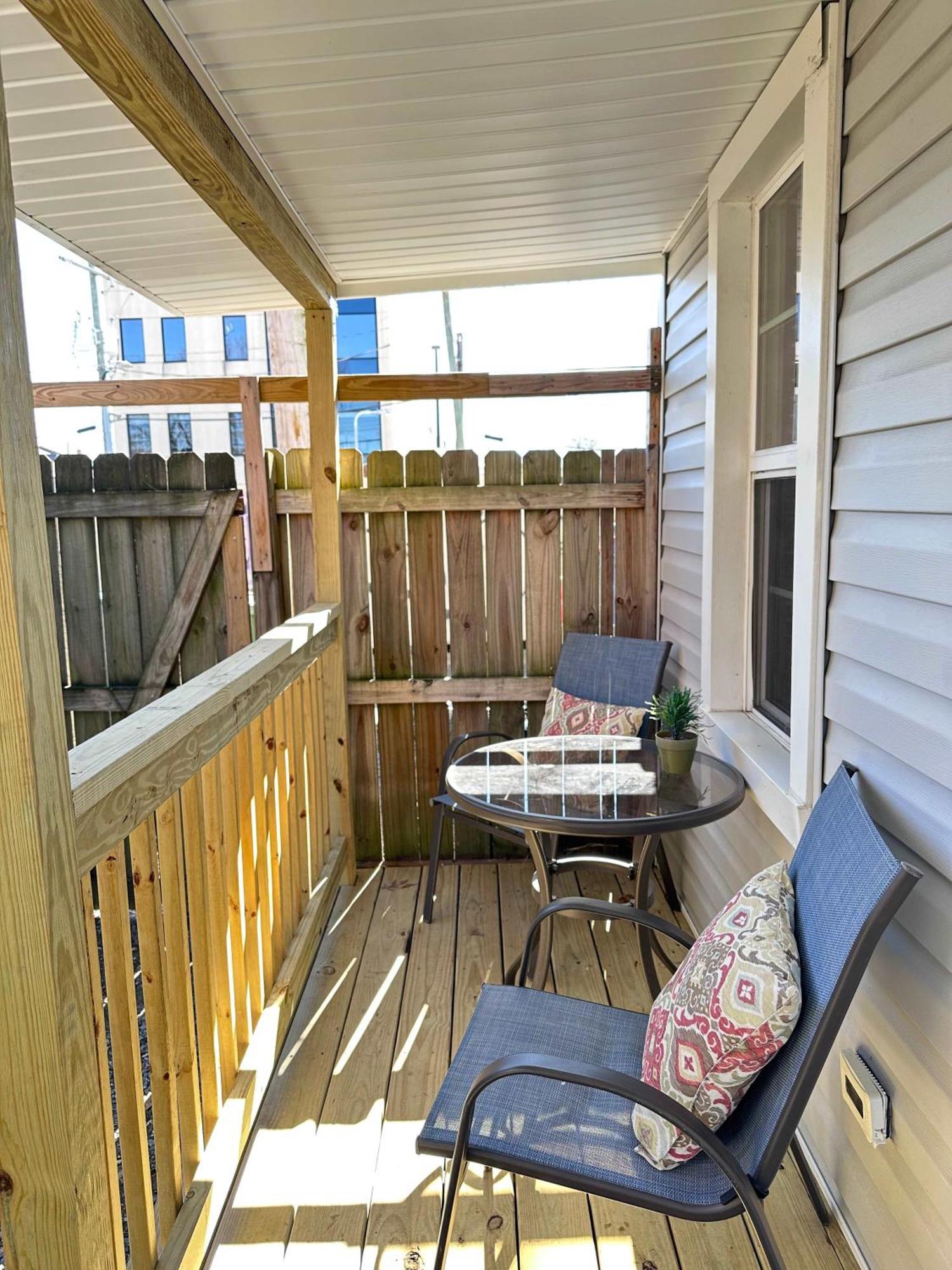E3 Centrally Located In Carytown Fully Fenced Richmond Bagian luar foto